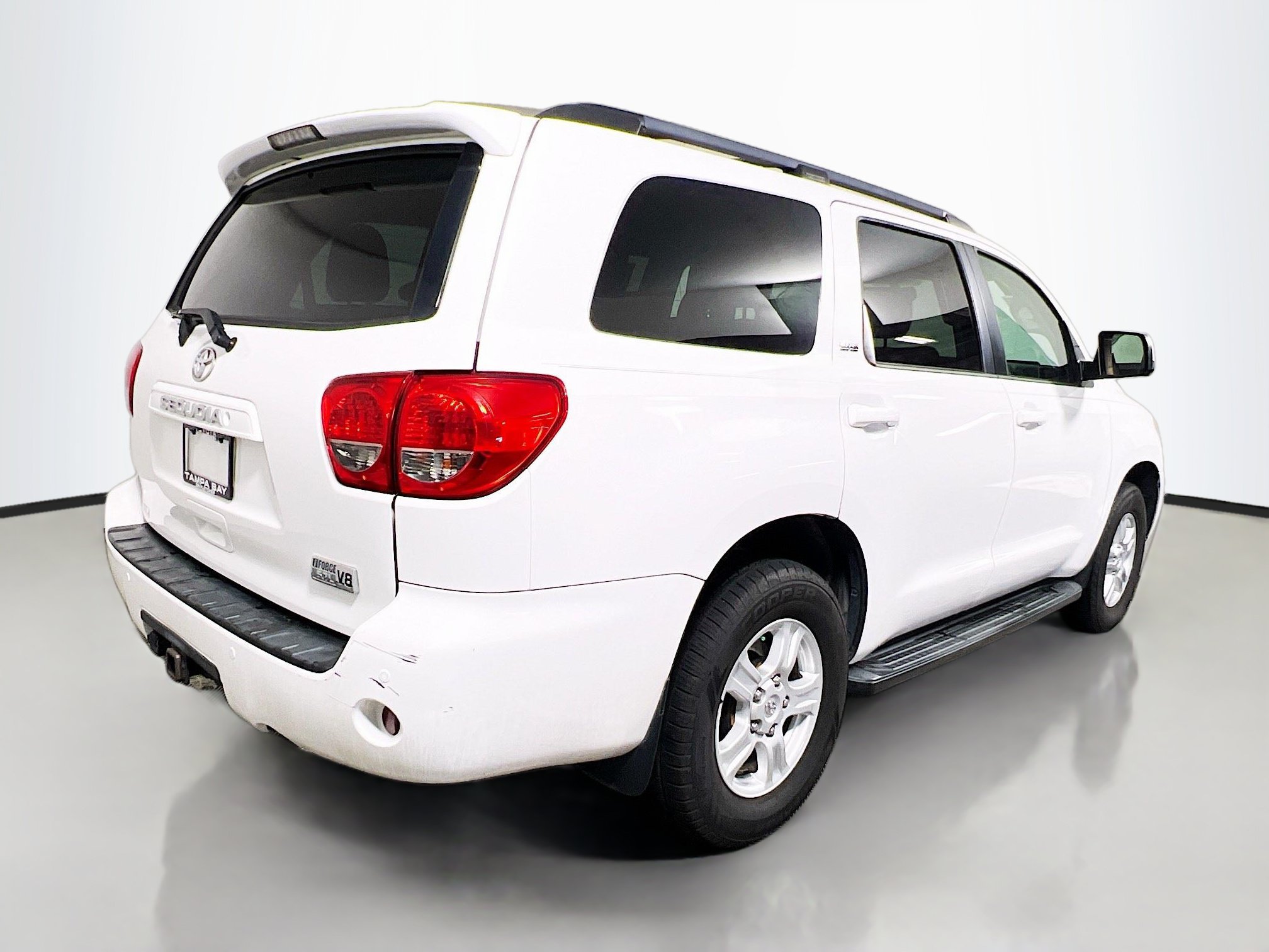 Used 2017 Toyota Sequoia SR5 w/ Premium Package RWD image 4