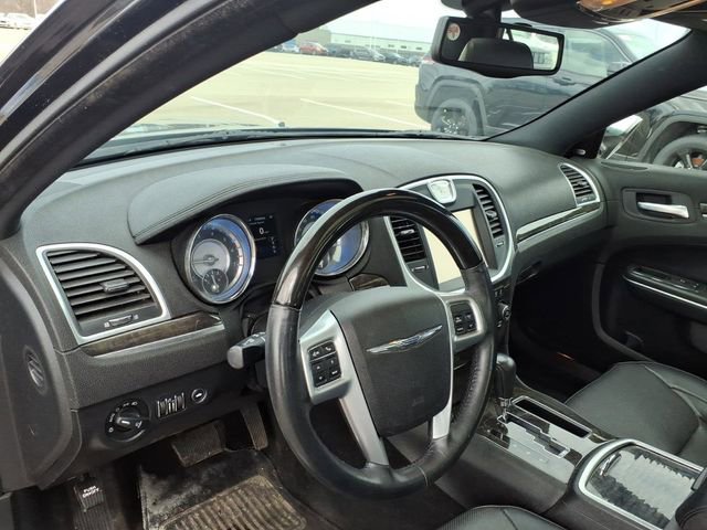 Used 2013 Chrysler 300 C RWD image 8