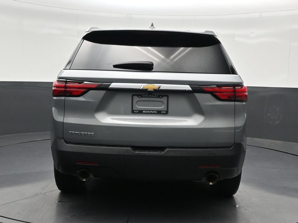 Used 2023 Chevrolet Traverse LS FWD image 4