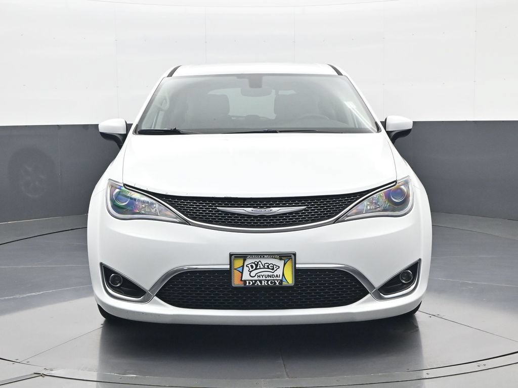 Used 2017 Chrysler Pacifica Touring Plus w/ Tire & Wheel Group FWD image 3