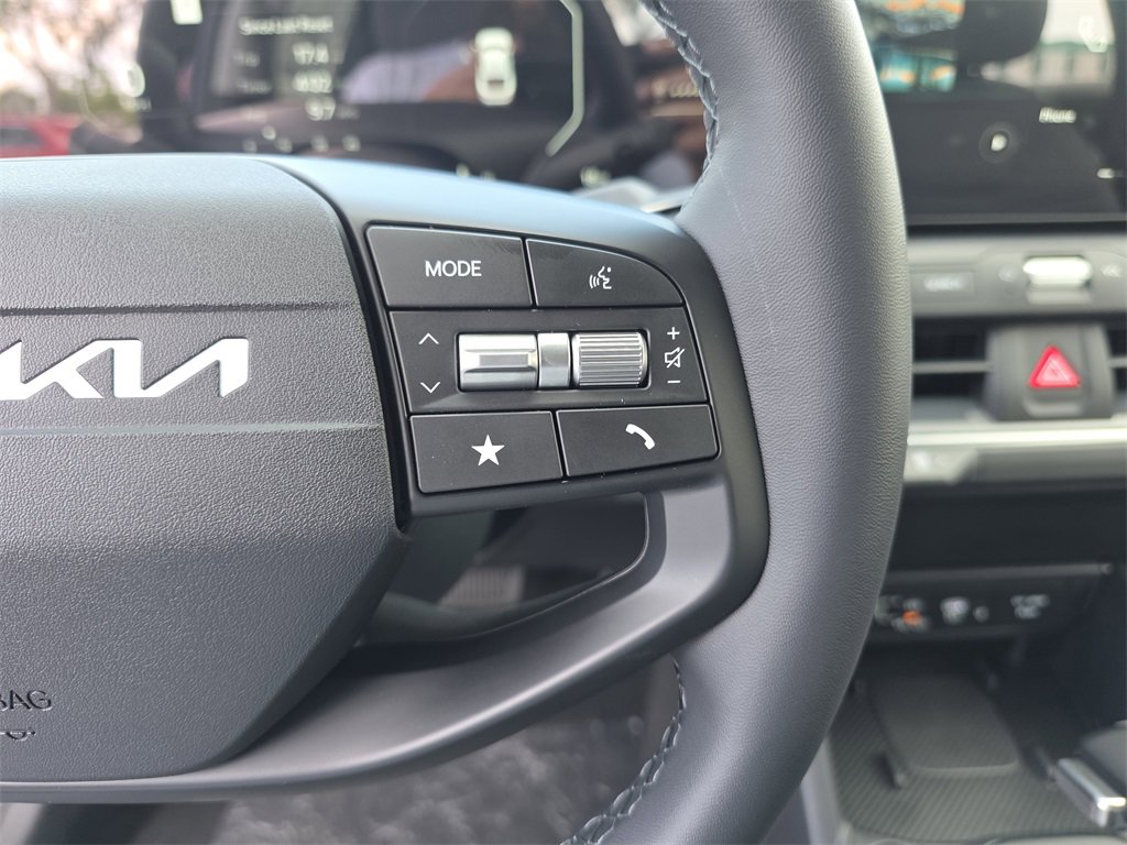 New 2025 Kia K4 EX image 28