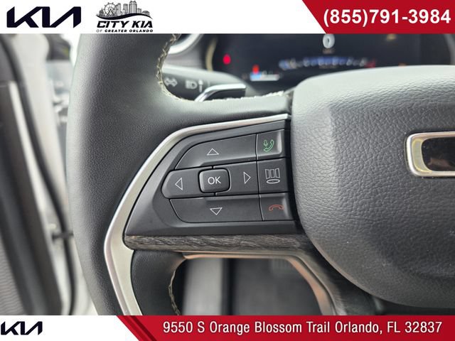 Used 2024 Jeep Grand Cherokee L Limited AWD/4WD image 35