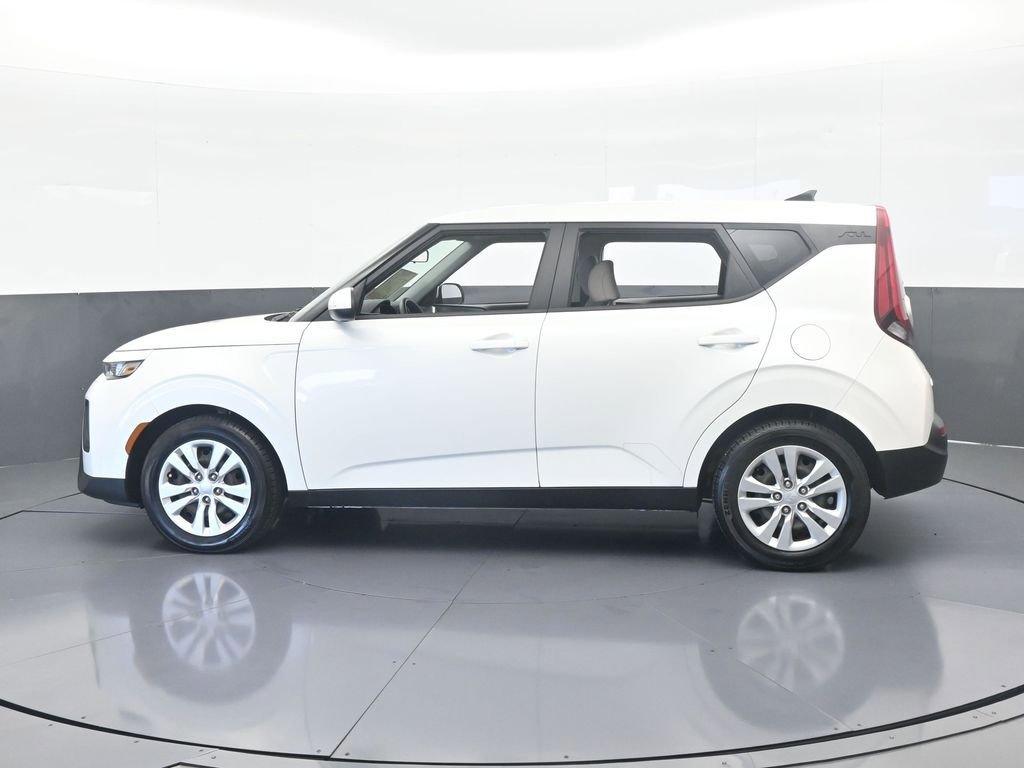 Used 2021 Kia Soul LX image 3