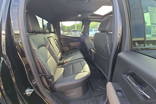 New 2026 GMC Canyon Denali w/ LPO, Denali Black Edition AWD/4WD image 28