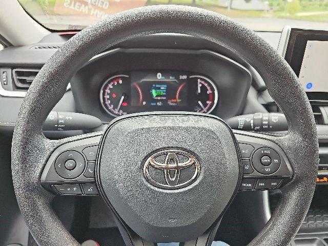 Used 2023 Toyota RAV4 XLE AWD/4WD image 21
