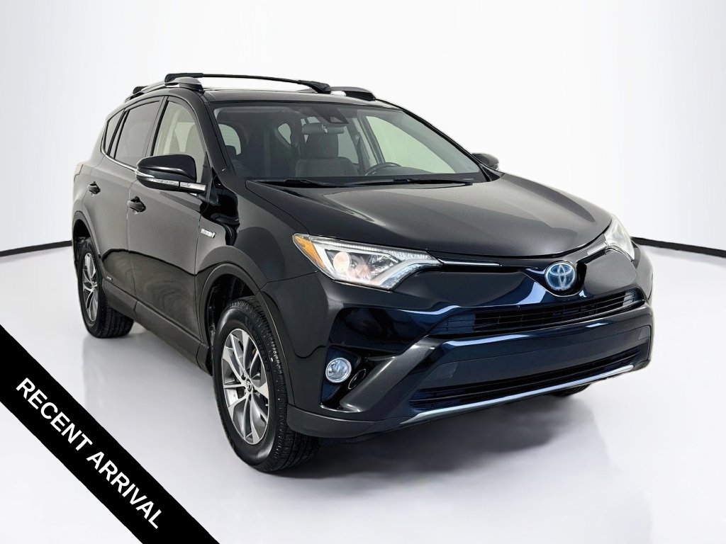 Used 2018 Toyota RAV4 XLE w/ Carpet Mat Package