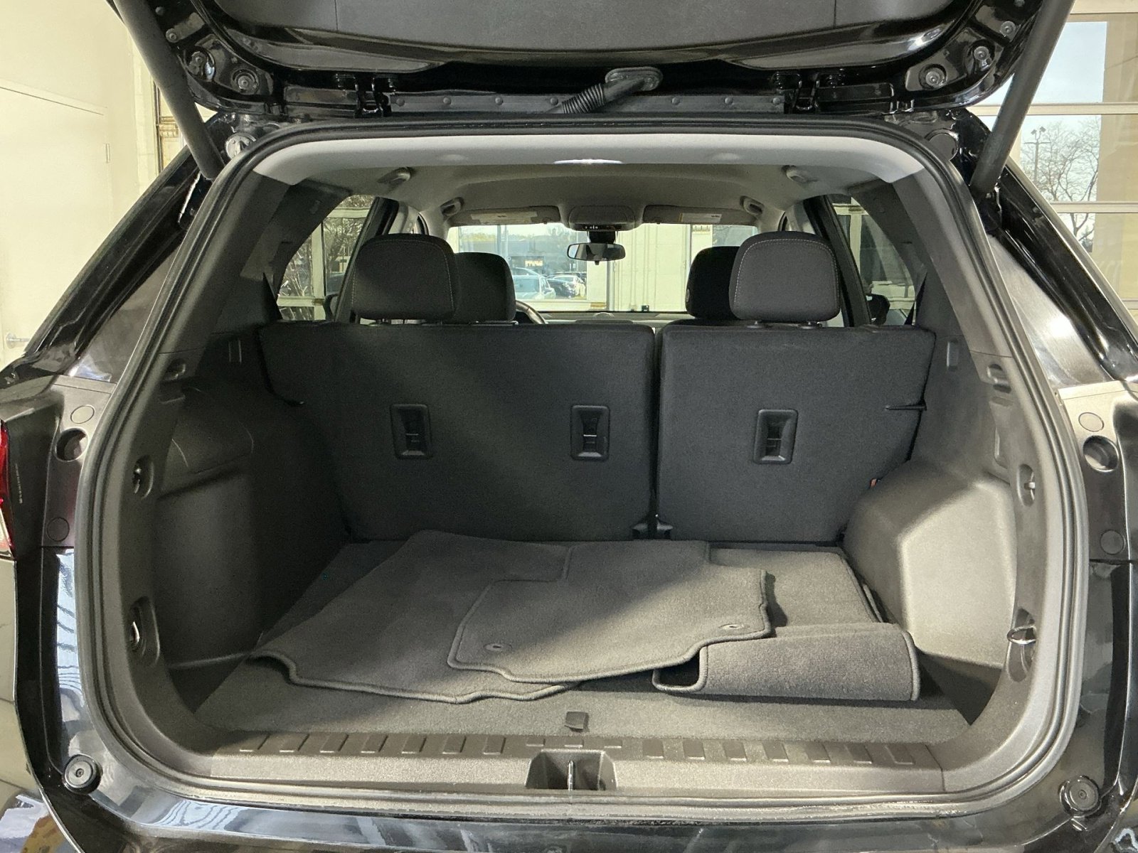 Used 2024 Chevrolet Equinox LT AWD/4WD image 25