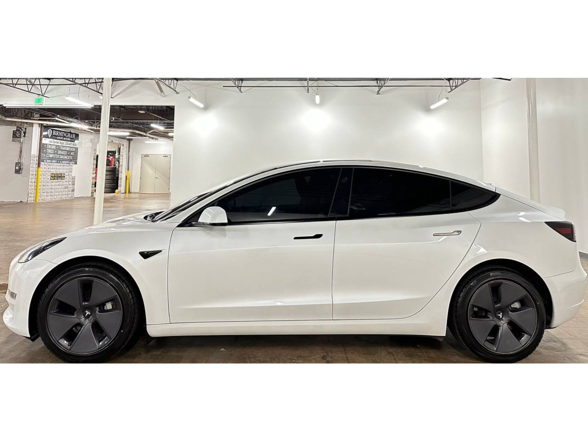 Used 2023 Tesla Model 3 Standard Range RWD image 8