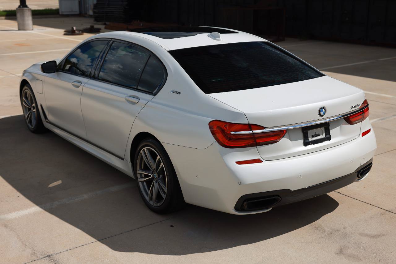 Used 2018 BMW 740e xDrive AWD/4WD image 7