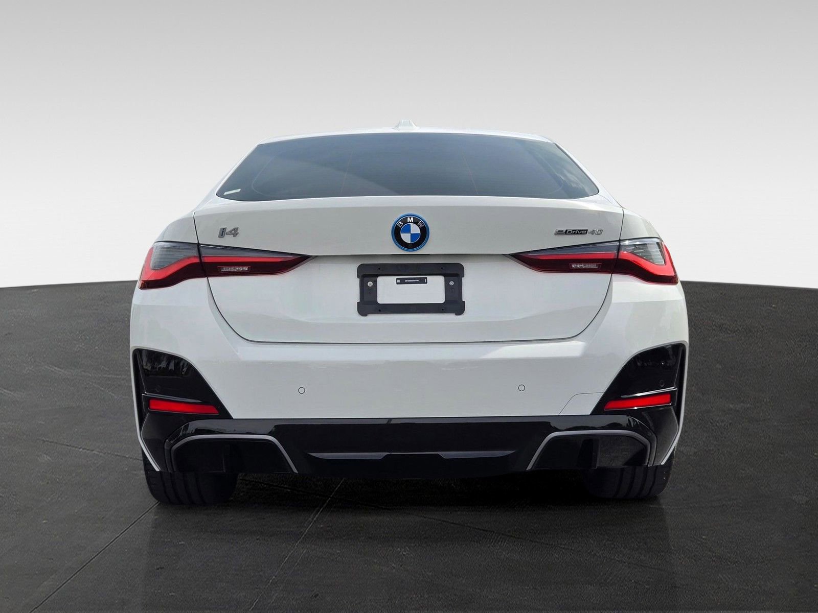 Used 2025 BMW i4 eDrive40 RWD image 5