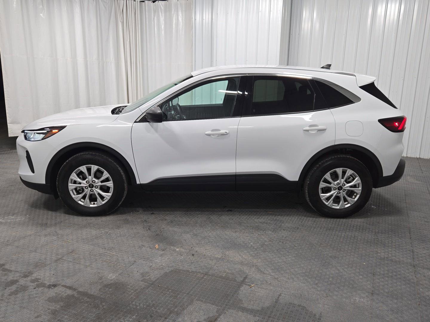 Used 2023 Ford Escape Active image 8