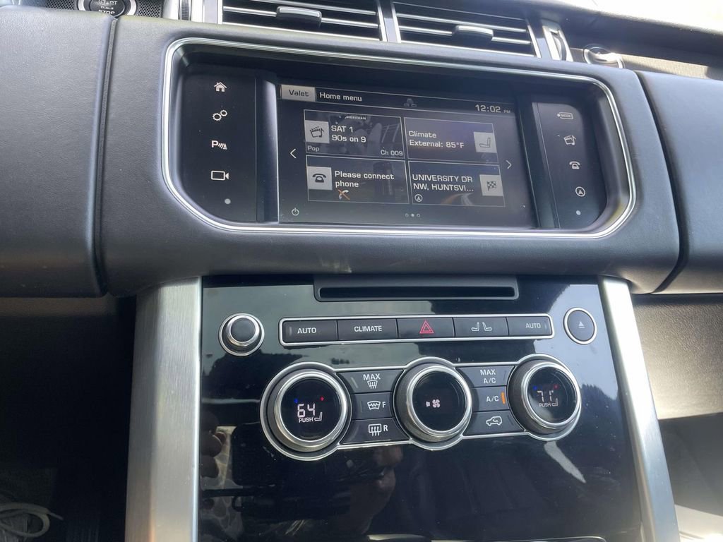 Used 2016 Land Rover Range Rover HSE image 16
