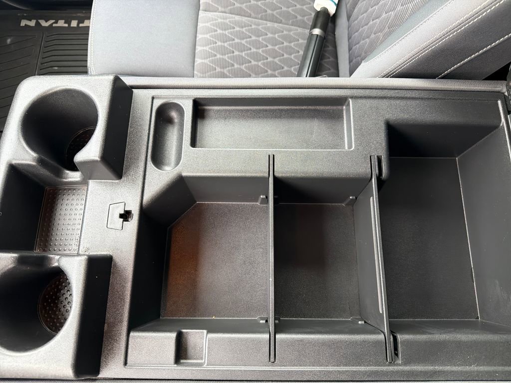 Used 2022 Nissan Titan S image 29