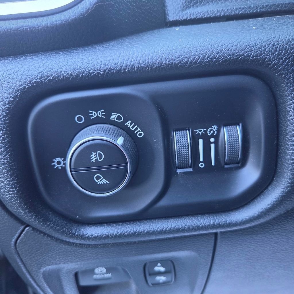 Used 2022 RAM 1500 Laramie image 13