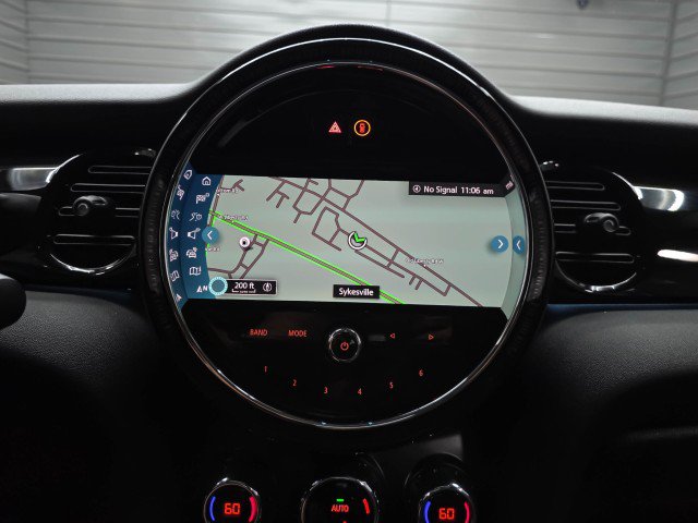 Used 2024 MINI Cooper 4-Door Hardtop FWD image 25