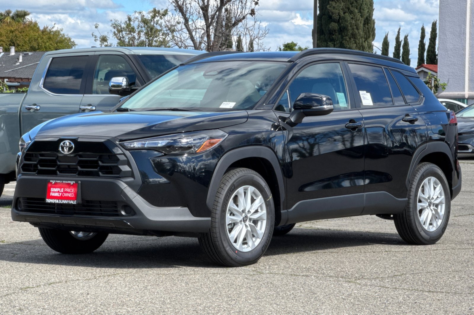 New 2026 Toyota Corolla Cross LE w/ Moonroof Package FWD image 2