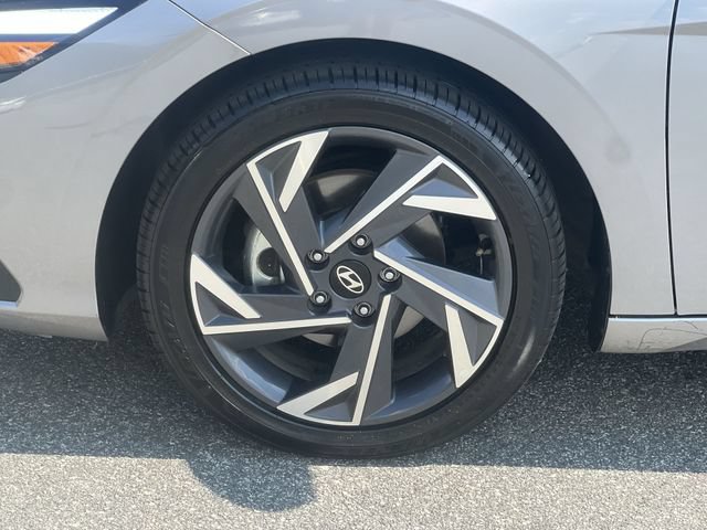 Certified 2025 Hyundai Elantra SEL FWD image 40
