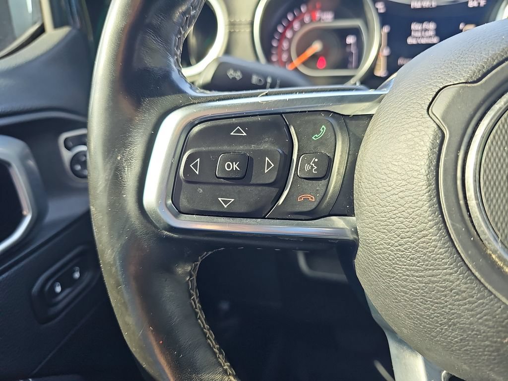 Used 2019 Jeep Wrangler Unlimited Sahara w/ Uconnect 4C Nav & Sound Group AWD/4WD image 17