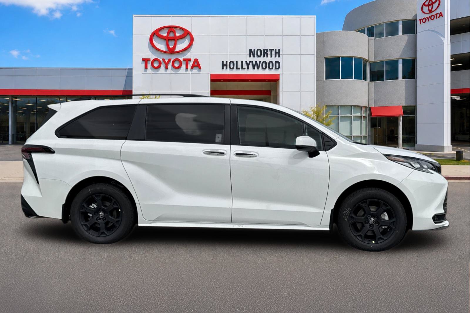 New 2026 Toyota Sienna XLE Woodland Edition AWD/4WD image 7