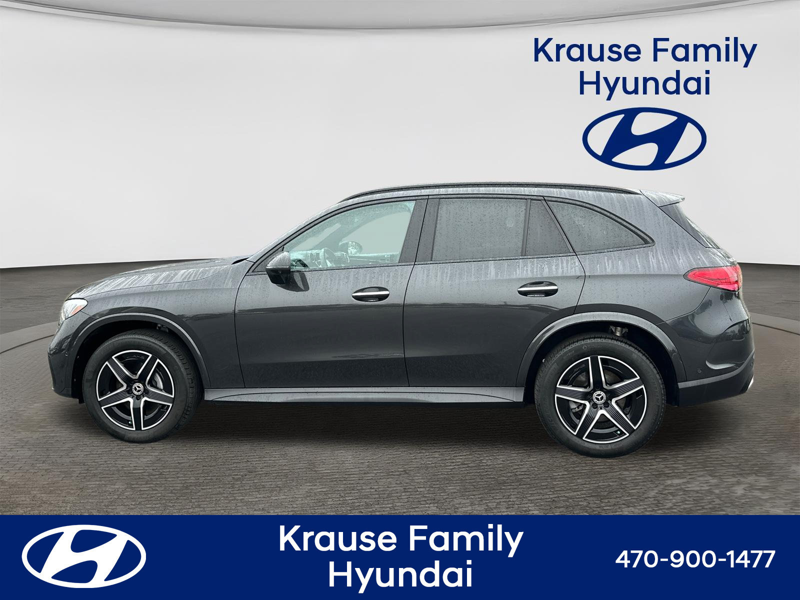 Used 2024 Mercedes-Benz GLC 300 4MATIC image 4