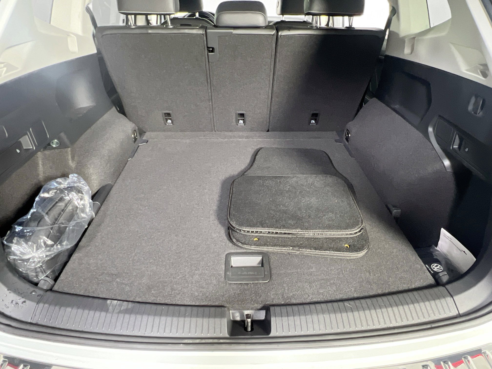 Used 2022 Volkswagen Tiguan SE AWD/4WD image 24