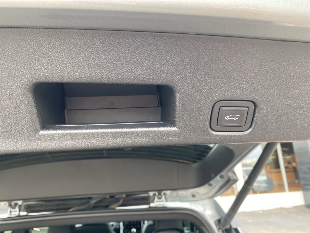 Used 2025 GMC Acadia Elevation w/ Elevation Premium Package image 28