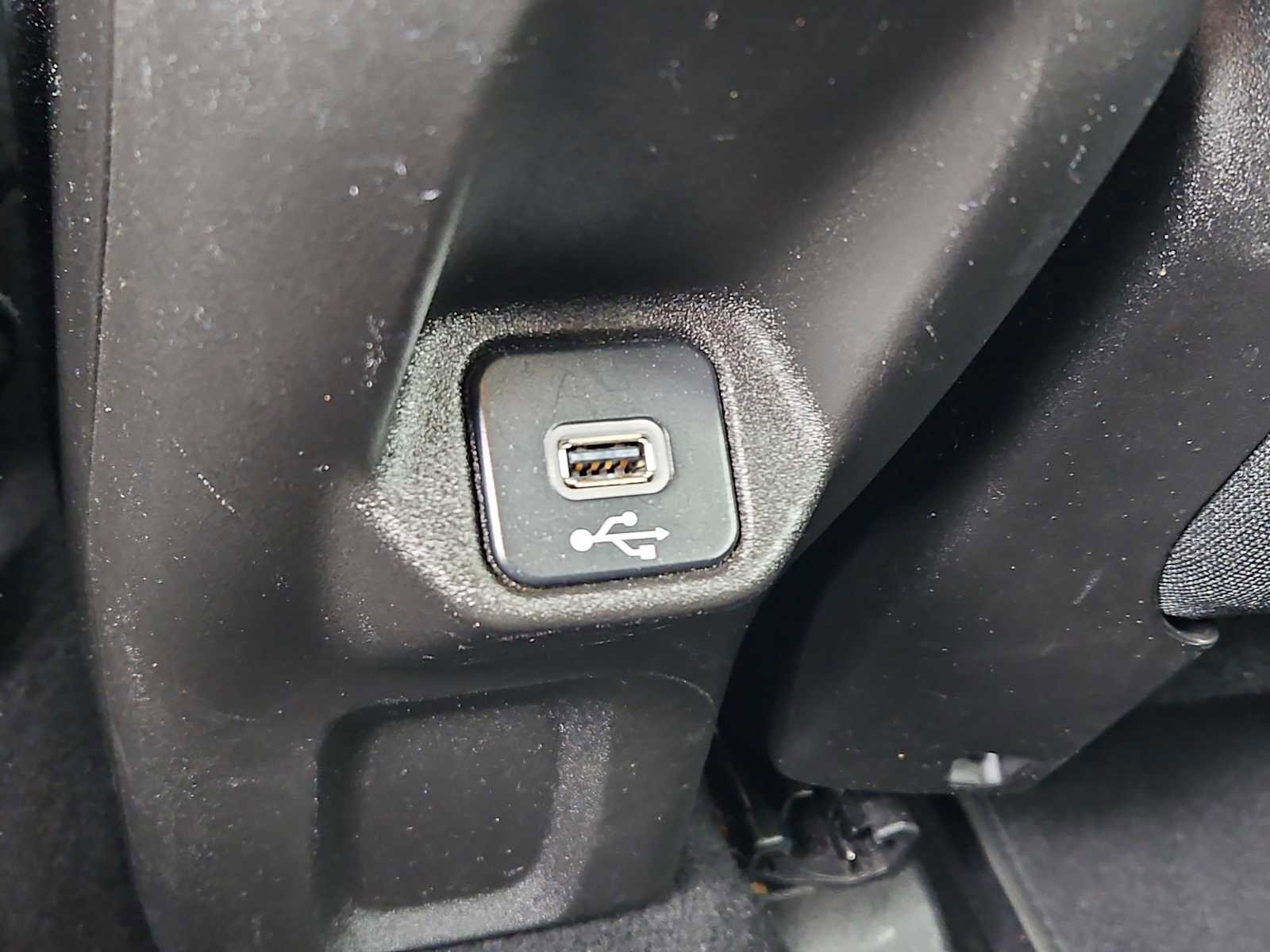 Used 2021 Jeep Renegade Latitude w/ Luxury Group I AWD/4WD image 18