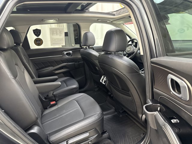 Certified 2023 Kia Sorento SX image 33