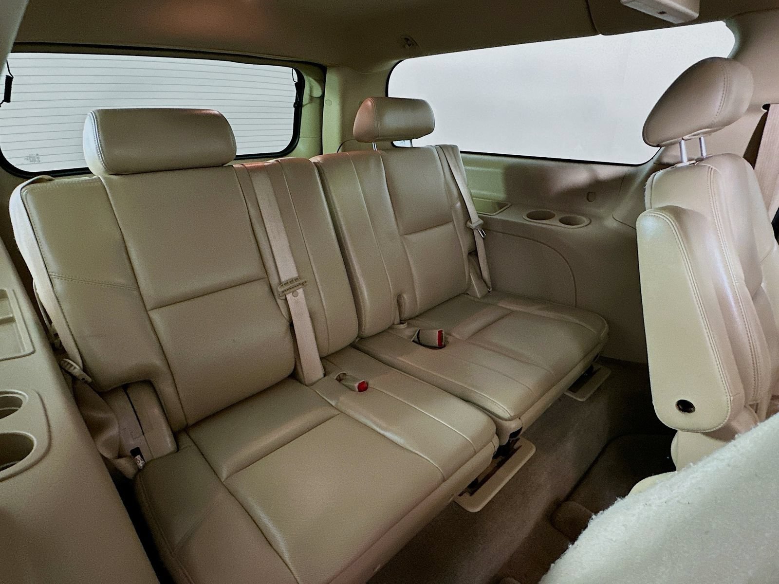 Used 2010 Chevrolet Suburban LTZ AWD/4WD image 30