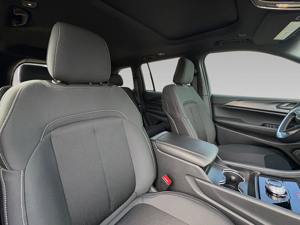 New 2026 Jeep Grand Cherokee Laredo X image 8