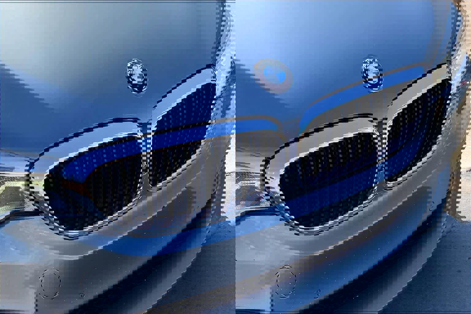 Used 2018 BMW 540i xDrive w/ M Sport Package image 28