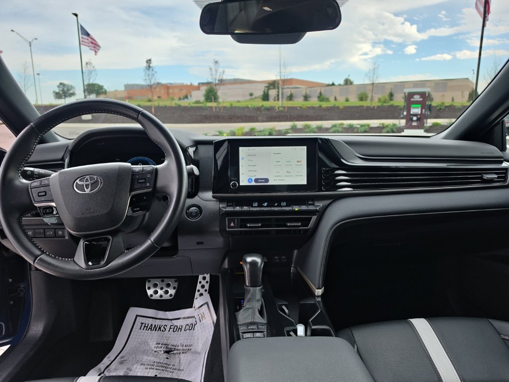 Used 2025 Toyota Camry SE FWD image 22