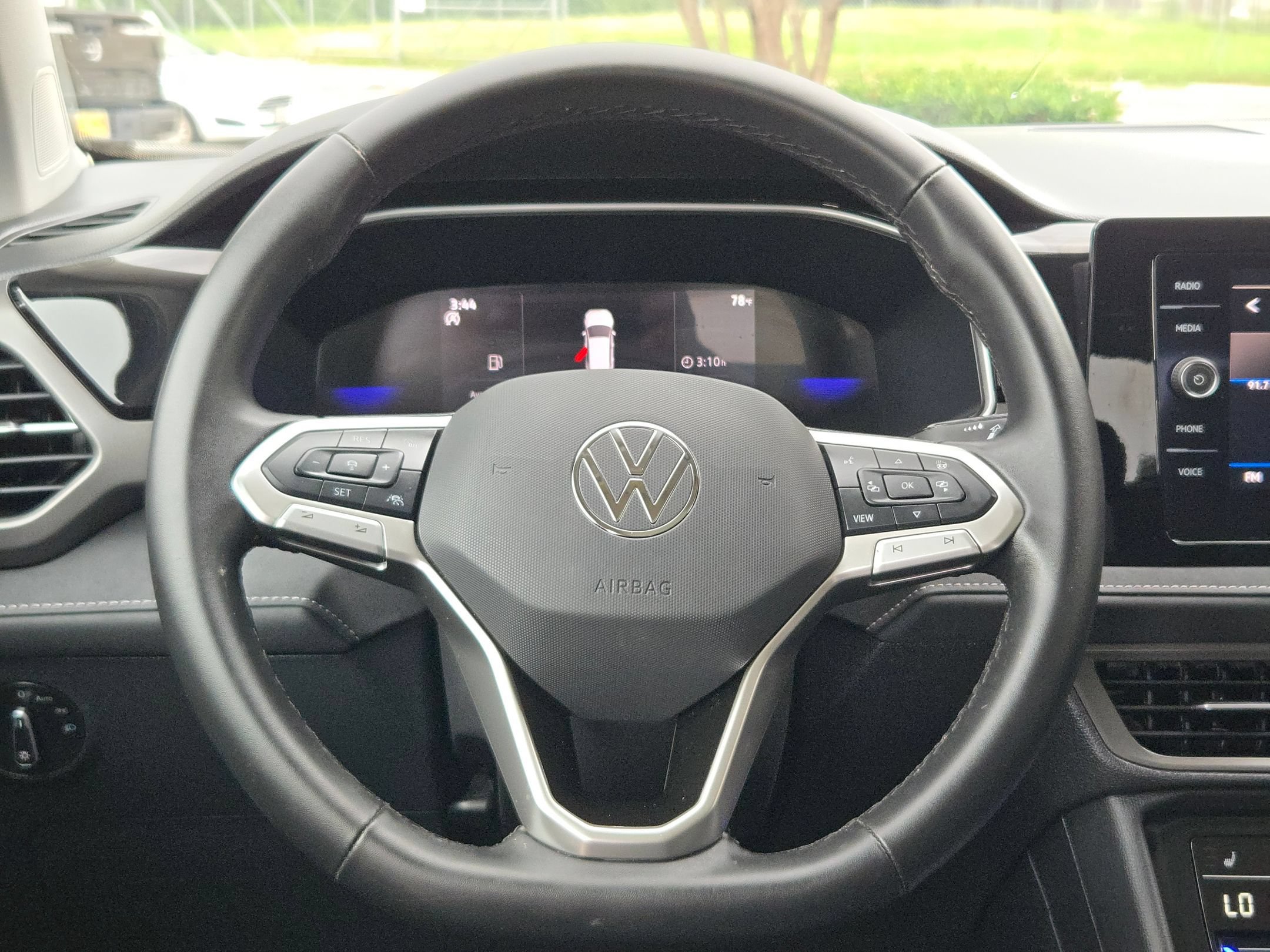 Used 2025 Volkswagen Taos SE FWD image 20