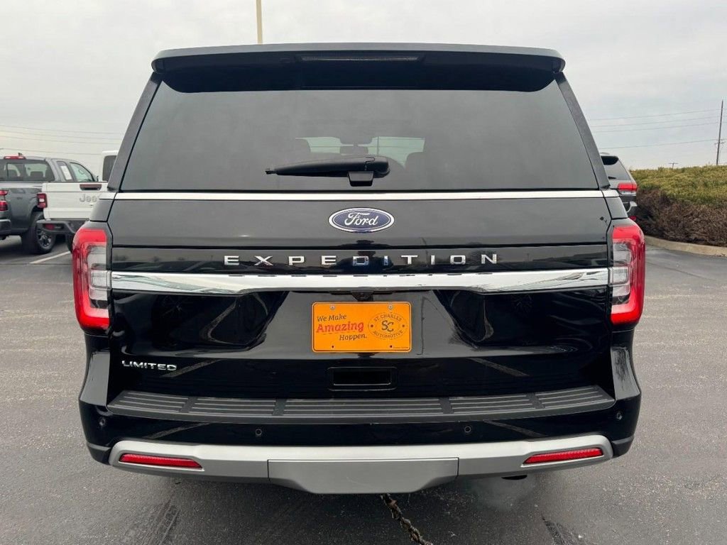 Used 2024 Ford Expedition Limited AWD/4WD image 4
