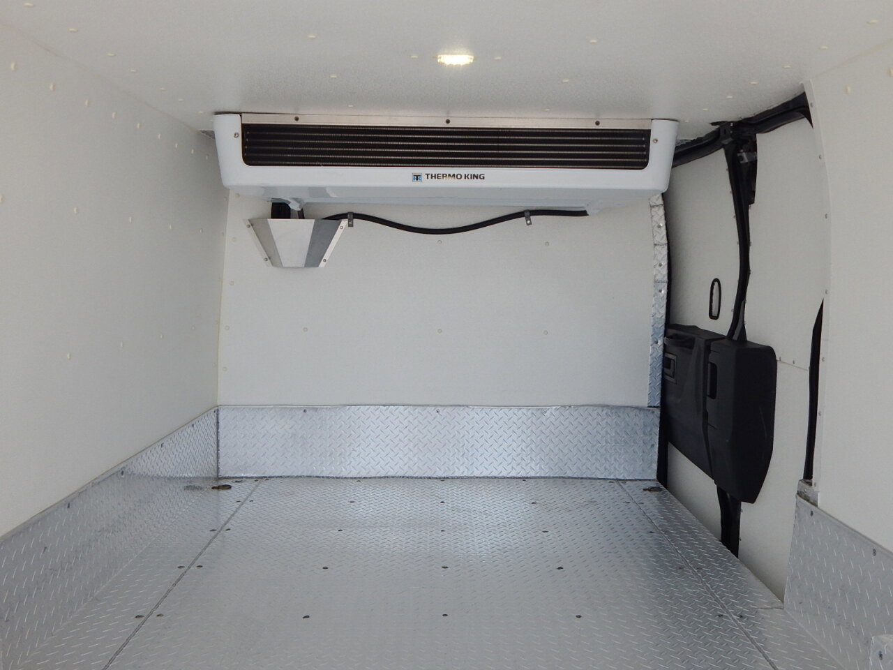 Used 2017 Ford Transit 350 148 Low Roof RWD image 4