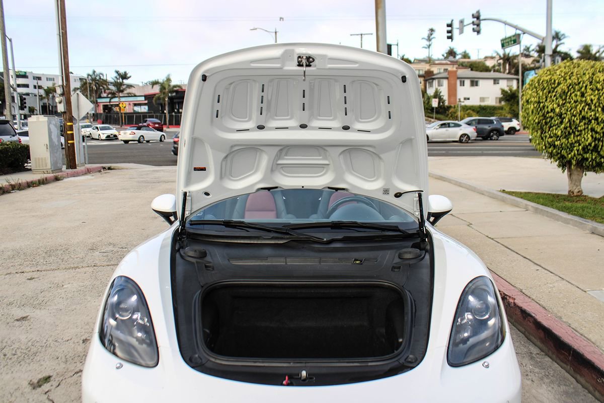 Used 2019 Porsche 718 Boxster RWD image 34