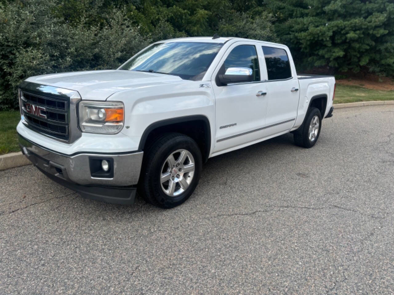 Used 2014 GMC Sierra 1500 SLT w/ Suspension Package, Off-Road image 5
