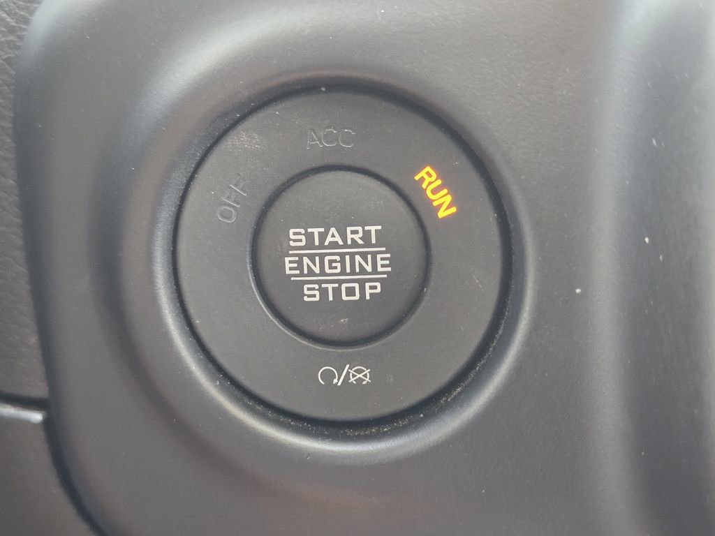 Used 2022 Jeep Wrangler Unlimited Sahara w/ Cold Weather Group AWD/4WD image 24