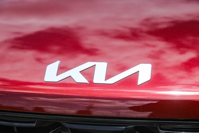 Certified 2024 Kia Sorento S w/ Panoramic Sunroof Package FWD image 7