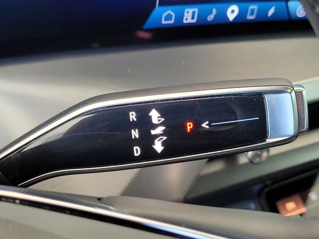 Certified 2026 Cadillac Vistiq Luxury AWD/4WD image 19