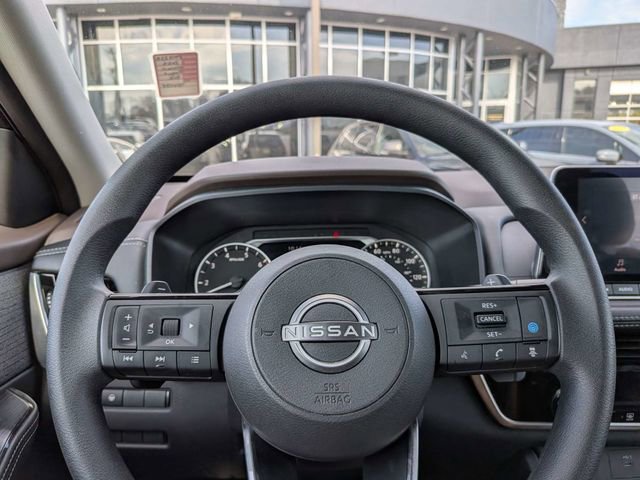 Used 2022 Nissan Rogue SV image 25