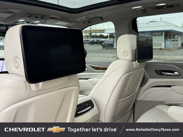 Used 2023 Cadillac Escalade Premium Luxury Platinum AWD/4WD image 38