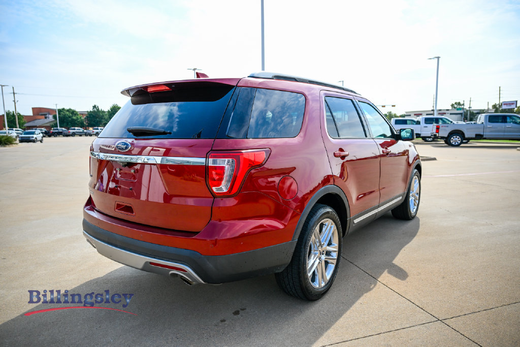 Used 2017 Ford Explorer XLT w/ Equipment Group 202A FWD image 7