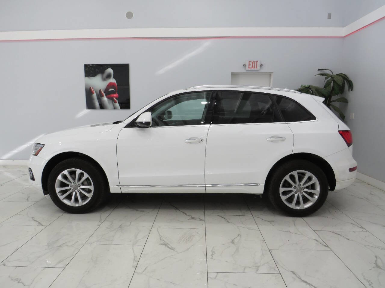 Used 2016 Audi Q5 2.0T Premium Plus w/ Technology Package AWD/4WD image 7