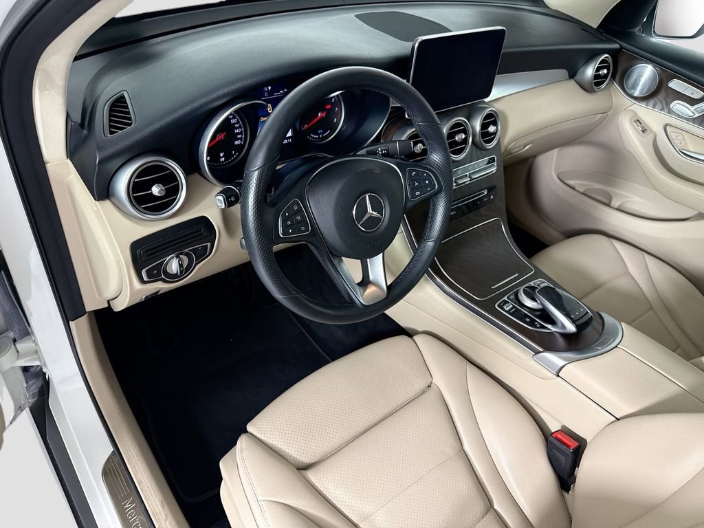 Used 2019 Mercedes-Benz GLC 350e 4MATIC image 9