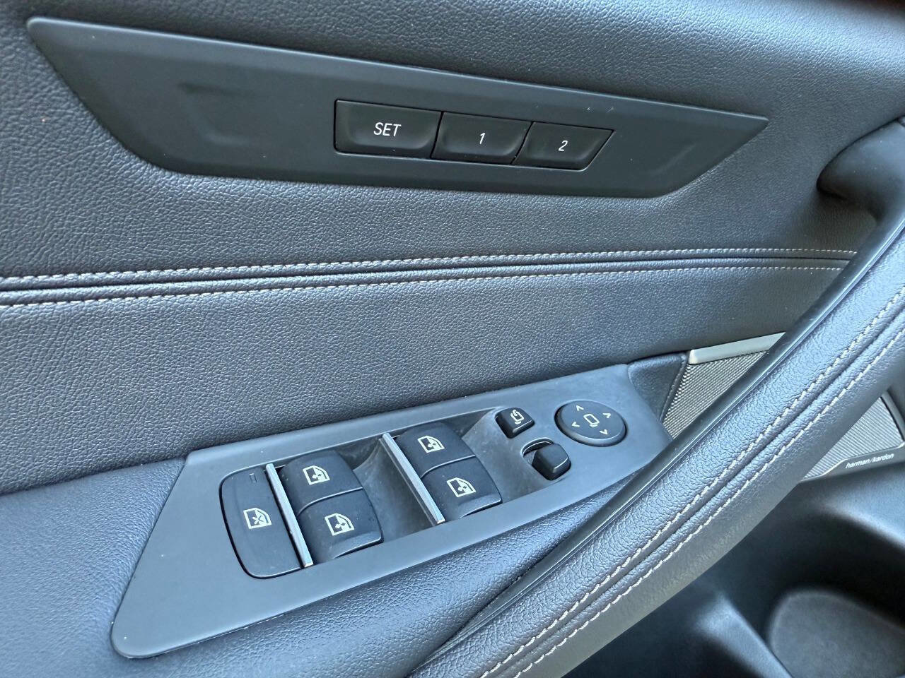 Used 2021 BMW 540i w/ M Sport Package image 22