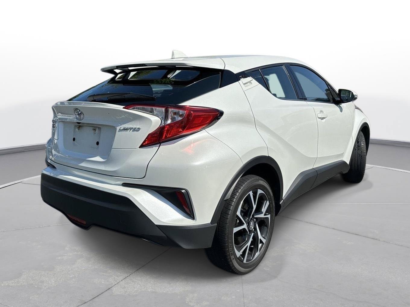 Used 2019 Toyota C-HR Limited FWD image 6