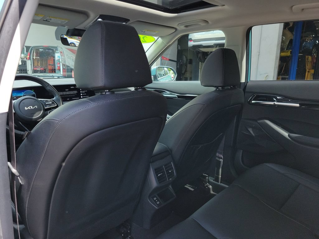 Certified 2024 Kia Seltos EX AWD/4WD image 9