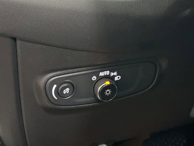 Used 2022 Chevrolet Equinox LT image 11