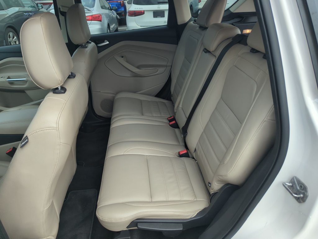 Used 2019 Ford Escape Titanium AWD/4WD image 28